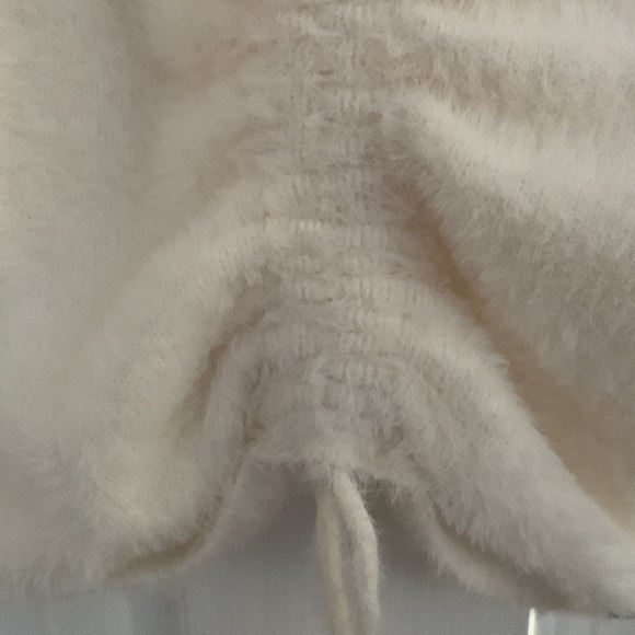 NWOT fuzzy holister tank - Picture 3 of 4